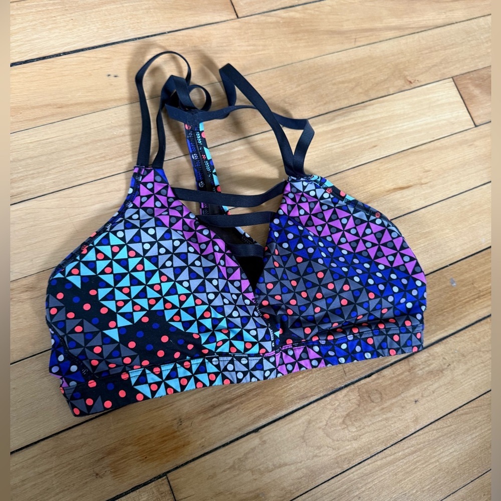 VSX Victoria’s Secret strappy geometric print‎ colorful sports bra